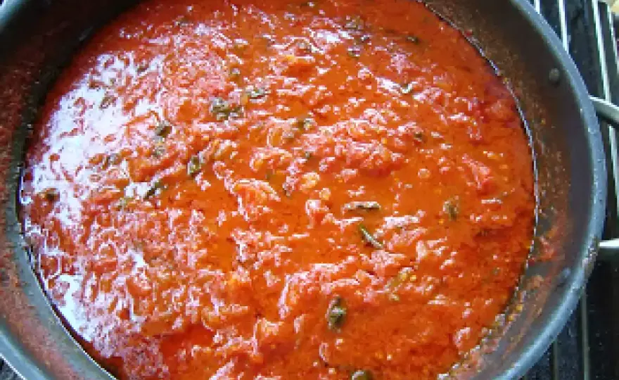 Sugo di pomodoro fresco, la ricetta semplice che non sbaglia