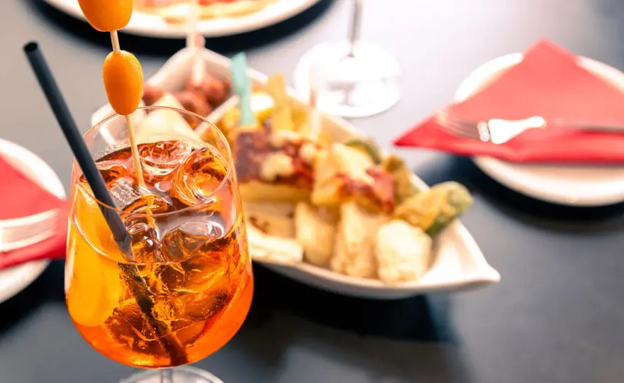 Spritz perfetto per l’aperitivo - dosi, varianti e abbinamenti