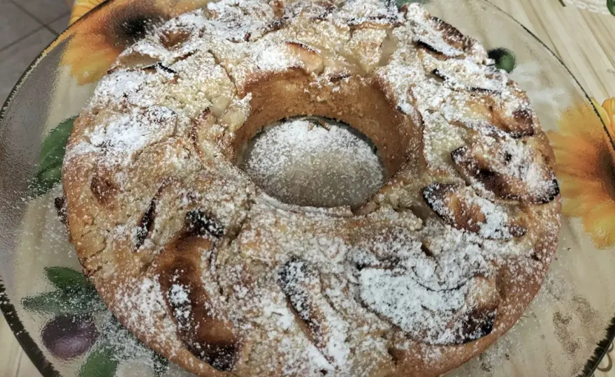Torta all'acqua soffice senza uova e latte