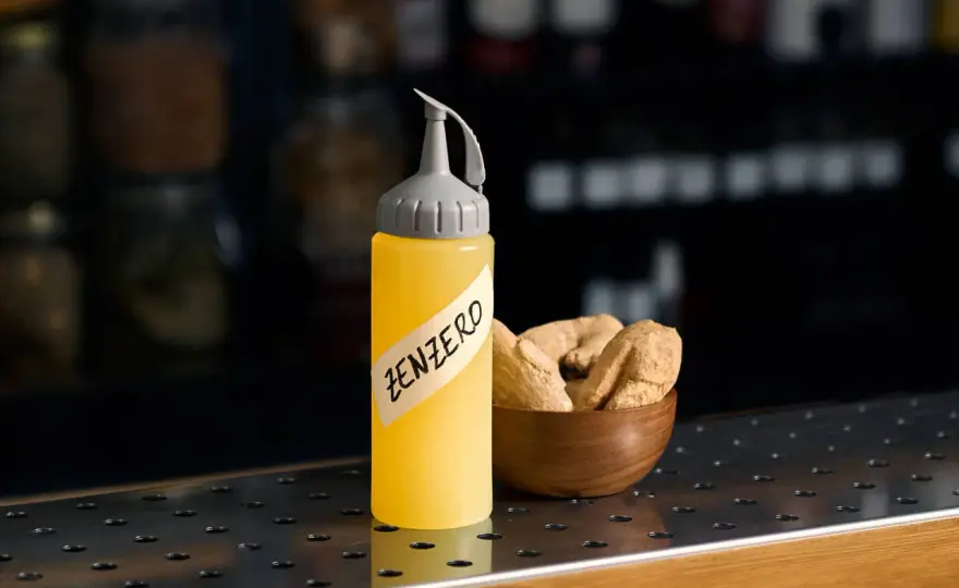 Sciroppo di zenzero fatto in casa, dosi e idee per usarlo