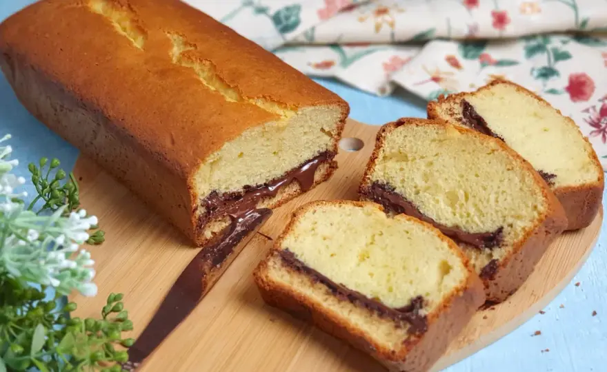 Plumcake allo yogurt soffice, alto e morbido - ricetta facile