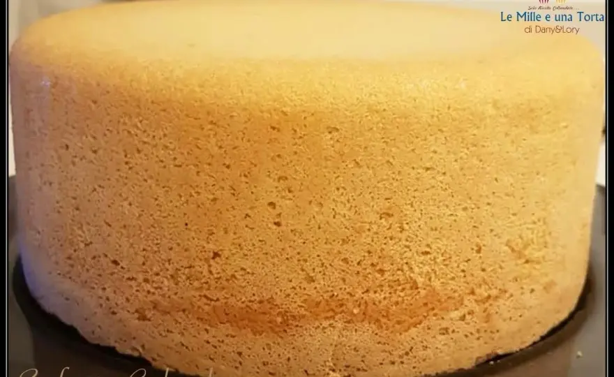 Pan di Spagna con lievito - alto e soffice, ricetta facile