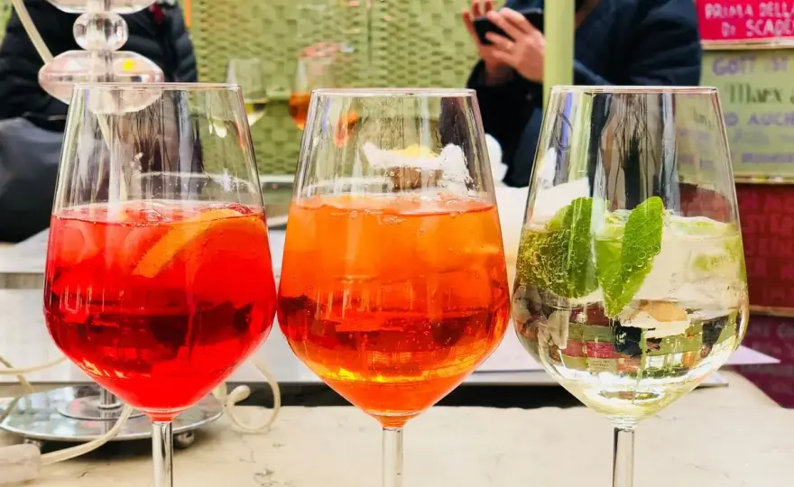 Quanto è alcolico lo Spritz? Il grado di Aperol e Campari