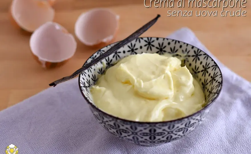 Crema al mascarpone senza uova, soffice e stabile