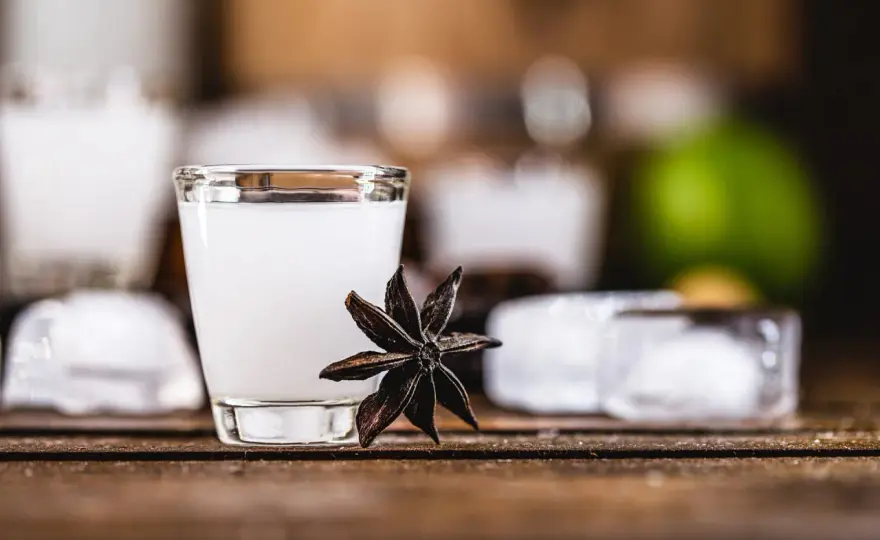 Cocktail con la sambuca - 3 ricette facili e bilanciate