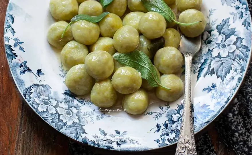 Gnocchi di zucchine morbidi senza patate - trucchi e condimenti