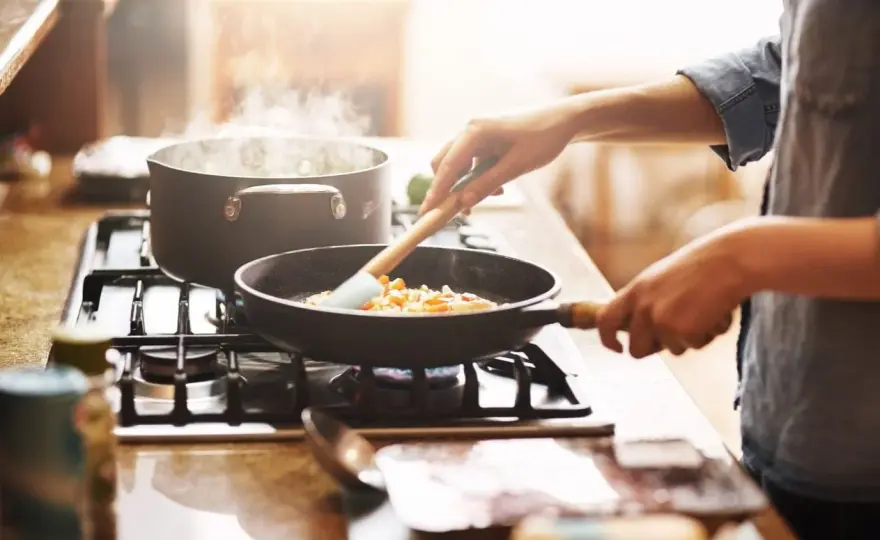 Macerare in cucina, significato, tempi e differenze