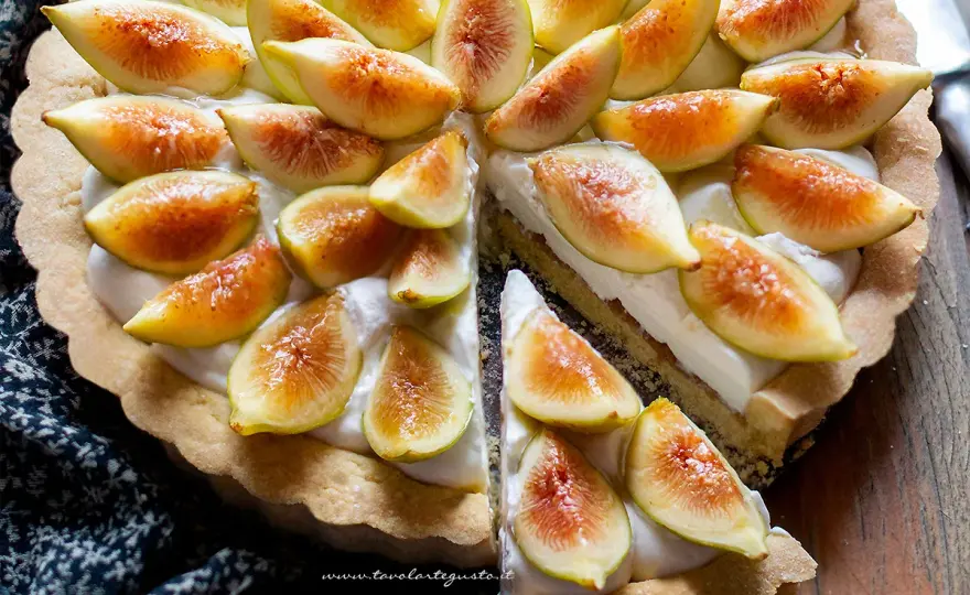 Crostata di fichi con crema pasticcera, friabile e profumata