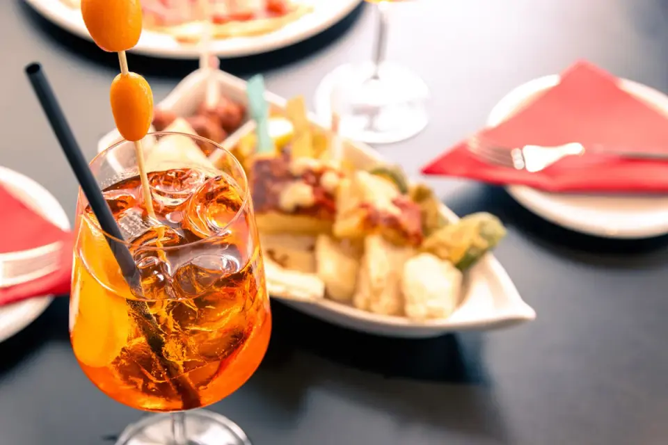 Spritz perfetto per l’aperitivo - dosi, varianti e abbinamenti